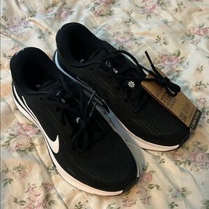 Nike Journey Run Black and White Running Shoes